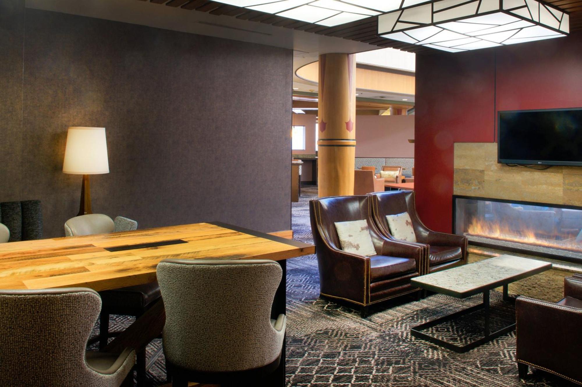 Sheraton Anchorage Hotel Exterior foto